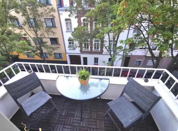 "Greensun-Homes" Messe, Flughafen Und Zentrums Nah, Ruhig, Modern, Schnelles Wlan, Balkon Und Kueche, Freies Parken, 4 Schlafplaetze Moeglich Кельн Екстер'єр фото